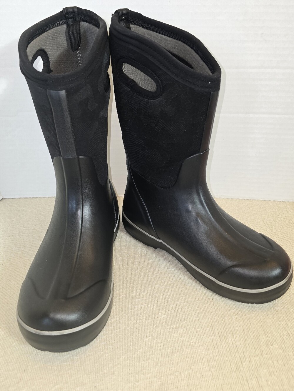 Bogs Classic II Black Camo Waterproof Mid-Calf Snow Boots size 5
